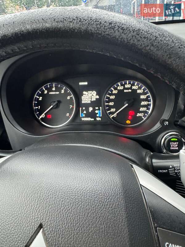 Позашляховик / Кросовер Mitsubishi Outlander 2013 в Чернівцях