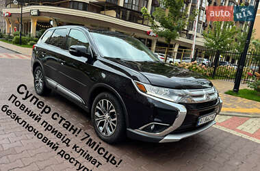 Внедорожник / Кроссовер Mitsubishi Outlander 2016 в Киеве