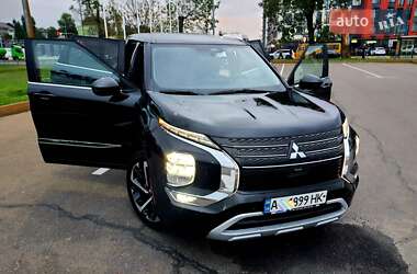 Позашляховик / Кросовер Mitsubishi Outlander 2024 в Києві