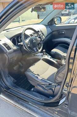 Внедорожник / Кроссовер Mitsubishi Outlander 2009 в 