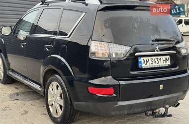 Внедорожник / Кроссовер Mitsubishi Outlander 2009 в 