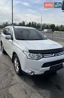 Mitsubishi Outlander 2013