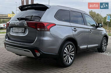 Внедорожник / Кроссовер Mitsubishi Outlander 2021 в 