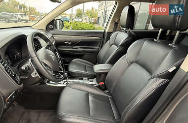 Внедорожник / Кроссовер Mitsubishi Outlander 2021 в 