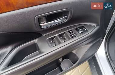 Внедорожник / Кроссовер Mitsubishi Outlander 2013 в 
