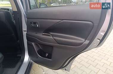 Внедорожник / Кроссовер Mitsubishi Outlander 2013 в 