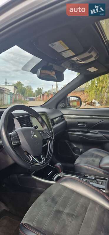 Внедорожник / Кроссовер Mitsubishi Outlander 2020 в Чернигове