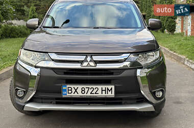 Внедорожник / Кроссовер Mitsubishi Outlander 2018 в 