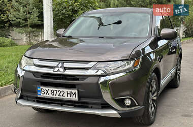 Внедорожник / Кроссовер Mitsubishi Outlander 2018 в 