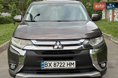 Внедорожник / Кроссовер Mitsubishi Outlander 2018 в 
