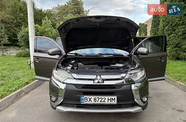 Внедорожник / Кроссовер Mitsubishi Outlander 2018 в 