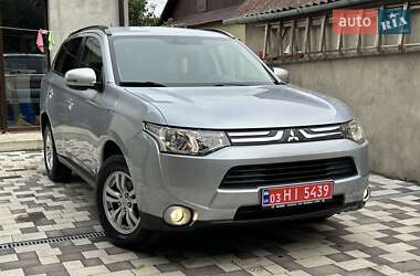 Внедорожник / Кроссовер Mitsubishi Outlander 2012 в Ровно