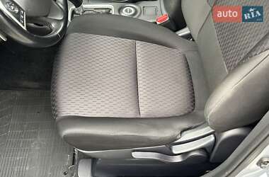 Внедорожник / Кроссовер Mitsubishi Outlander 2012 в 