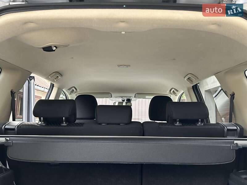 Внедорожник / Кроссовер Mitsubishi Outlander 2012 в Ровно