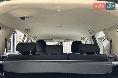 Внедорожник / Кроссовер Mitsubishi Outlander 2012 в 