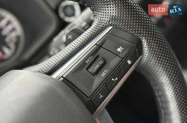 Внедорожник / Кроссовер Mitsubishi Outlander 2022 в 