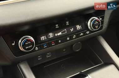 Внедорожник / Кроссовер Mitsubishi Outlander 2022 в 