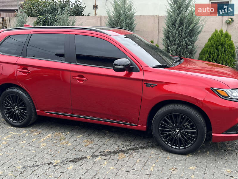 Внедорожник / Кроссовер Mitsubishi Outlander 2021 в Днепре