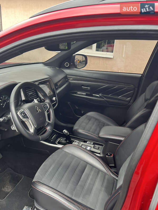 Внедорожник / Кроссовер Mitsubishi Outlander 2021 в Днепре