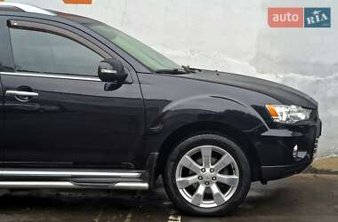 Внедорожник / Кроссовер Mitsubishi Outlander 2010 в 