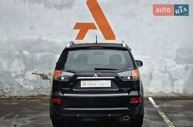 Внедорожник / Кроссовер Mitsubishi Outlander 2010 в 