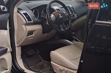 Внедорожник / Кроссовер Mitsubishi Outlander 2010 в 