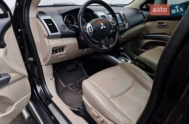 Внедорожник / Кроссовер Mitsubishi Outlander 2010 в 