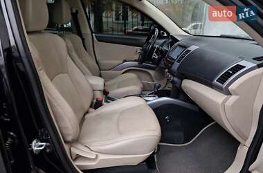 Внедорожник / Кроссовер Mitsubishi Outlander 2010 в 