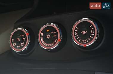 Внедорожник / Кроссовер Mitsubishi Outlander 2010 в 