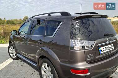 Внедорожник / Кроссовер Mitsubishi Outlander 2011 в 