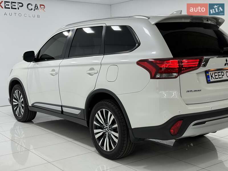 Внедорожник / Кроссовер Mitsubishi Outlander 2018 в Одессе