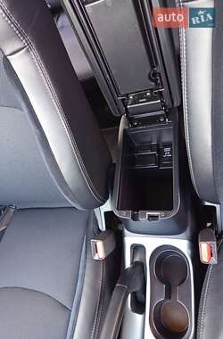 Внедорожник / Кроссовер Mitsubishi Outlander 2011 в 