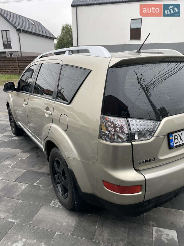 Внедорожник / Кроссовер Mitsubishi Outlander 2007 в Софиевской Борщаговке