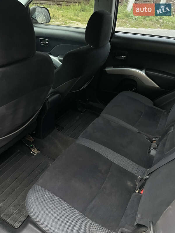Внедорожник / Кроссовер Mitsubishi Outlander 2007 в Софиевской Борщаговке