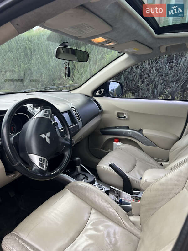 Внедорожник / Кроссовер Mitsubishi Outlander 2008 в Львове