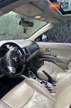 Внедорожник / Кроссовер Mitsubishi Outlander 2008 в 