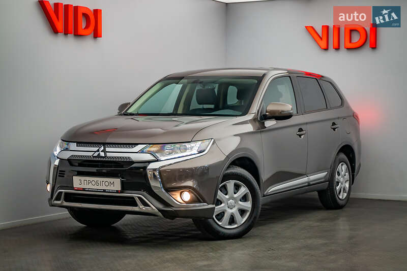 Mitsubishi Outlander 2021