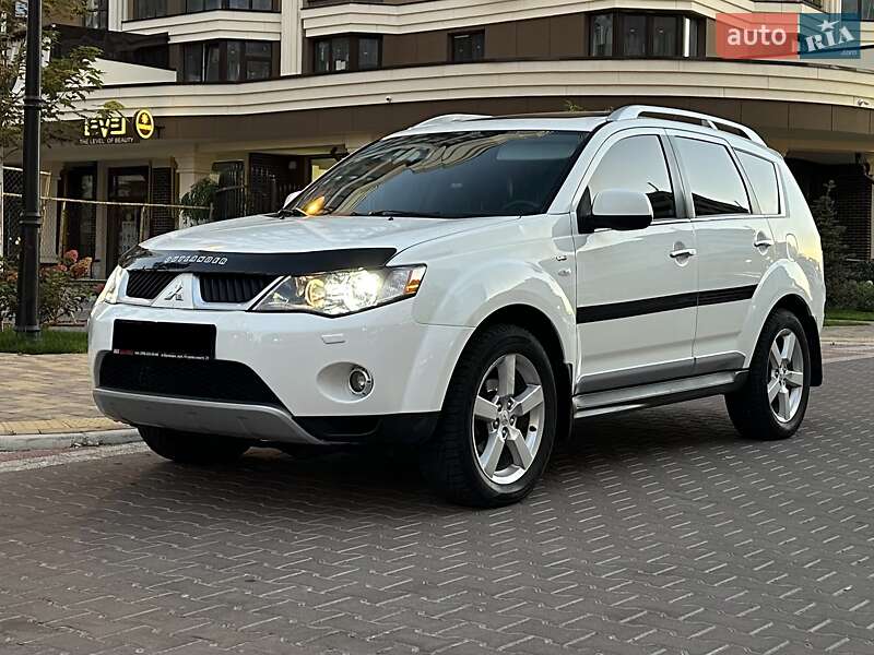 Внедорожник / Кроссовер Mitsubishi Outlander 2010 в Киеве