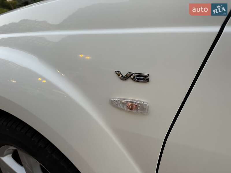 Внедорожник / Кроссовер Mitsubishi Outlander 2010 в Киеве