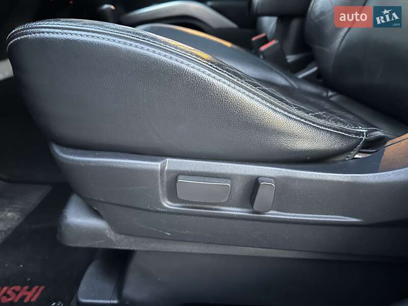 Внедорожник / Кроссовер Mitsubishi Outlander 2010 в Киеве