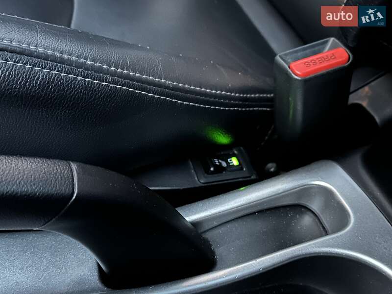 Внедорожник / Кроссовер Mitsubishi Outlander 2010 в Киеве