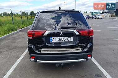 Внедорожник / Кроссовер Mitsubishi Outlander 2017 в 