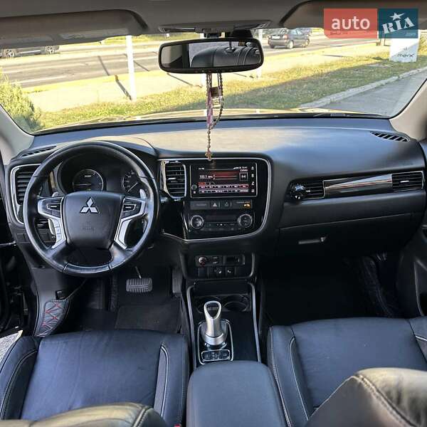 Внедорожник / Кроссовер Mitsubishi Outlander 2018 в Запорожье
