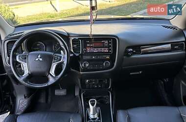 Внедорожник / Кроссовер Mitsubishi Outlander 2018 в 