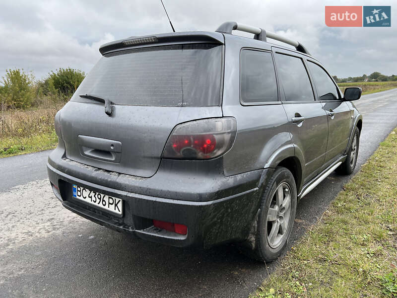 Внедорожник / Кроссовер Mitsubishi Outlander 2007 в Радехове