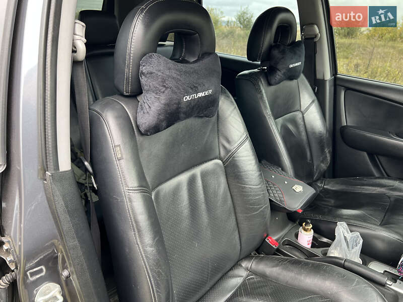 Внедорожник / Кроссовер Mitsubishi Outlander 2007 в Радехове