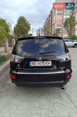 Внедорожник / Кроссовер Mitsubishi Outlander 2011 в 