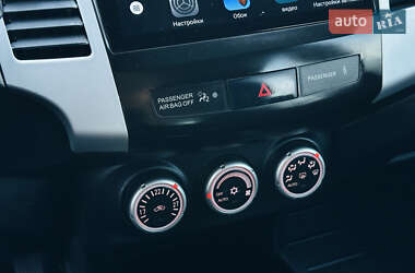 Внедорожник / Кроссовер Mitsubishi Outlander 2007 в 