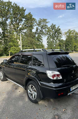 Внедорожник / Кроссовер Mitsubishi Outlander 2006 в 