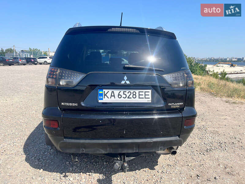 Внедорожник / Кроссовер Mitsubishi Outlander 2010 в Киеве